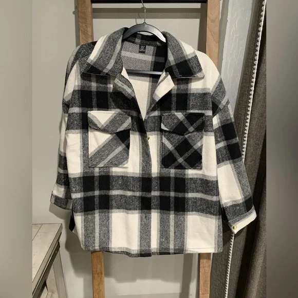 NWOT Womens Shacket - Picture 1 of 6